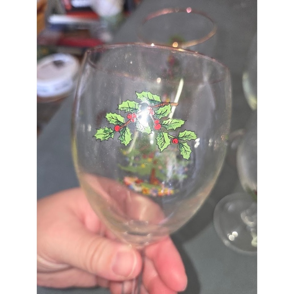 SPODE Christmas Tree Wine Glasses Gold Rim Holly Berry Set of 4 Holiday Glass - Picture 3 of 5